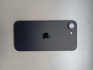 iPhone 16e Negro en estado excepcional.