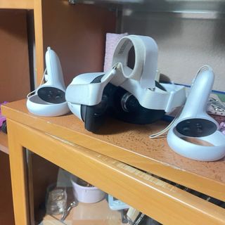 Oculus Quest 2 VR con mandos