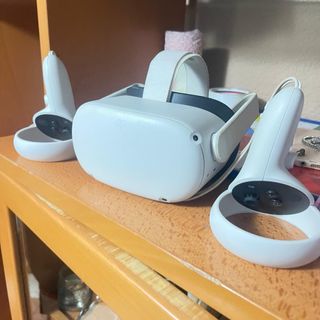 Oculus Quest 2 VR con mandos