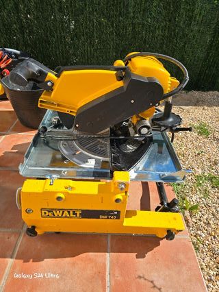 Mesa y Sierra Ingletadora DeWalt