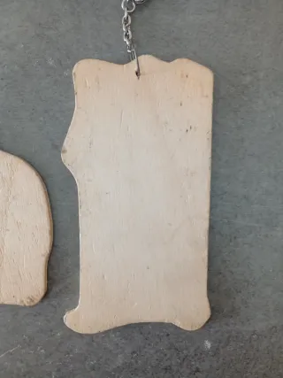 2 Llaveros E.T. Madera Chapa