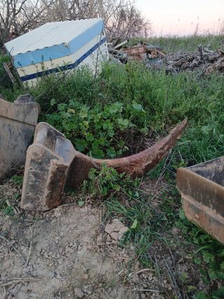 Retroexcavadora Mixta Caterpillar 2019