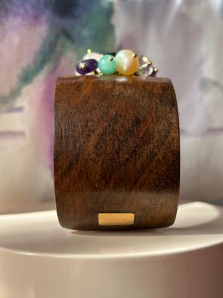 Brazalete Tous de Madera y Gemas engarzadas en Oro