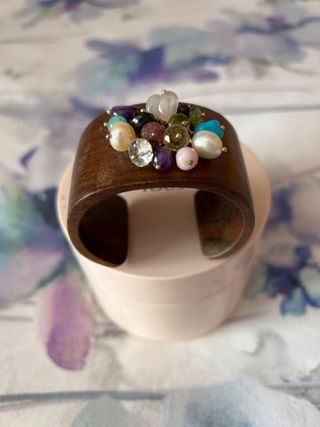Brazalete Tous de Madera y Gemas engarzadas en Oro