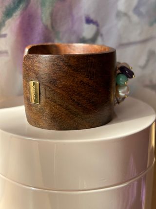Brazalete Tous de Madera y Gemas engarzadas en Oro