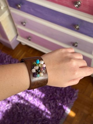 Brazalete Tous de Madera y Gemas engarzadas en Oro
