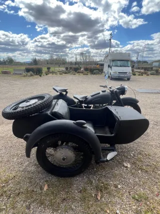 Moto Ural con Sidecar