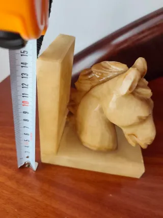 Sujetalibros de alabastro con caballo