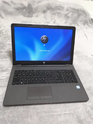 Hp Intel Corei3 con 16GB RAM y 256GB SSD
