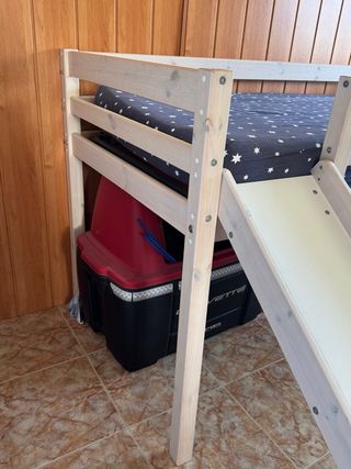 Cama FLEXA alta infantil con tobogán y escalera