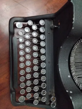 Máquina de escribir Hispano Olivetti