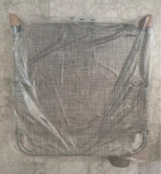 Tumbona plegable gris de 120€