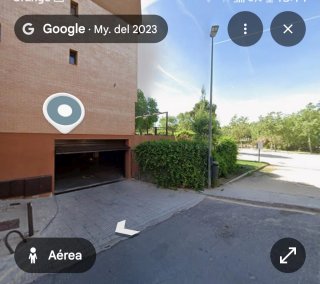 Plaza parking