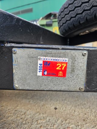 Remolque Portacoches carnet B marca Descansabacas