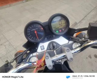 Suzuki Bandit GSF Naked Negra