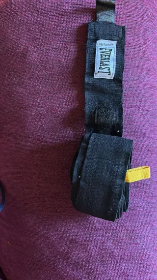Guantes Boxeo Leone 10 Oz.  + 2 pares de Vendas