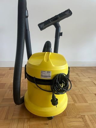 Aspiradora Karcher WD 2 con filtros extra