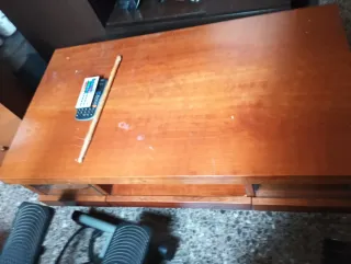 Cómoda de madera marrón