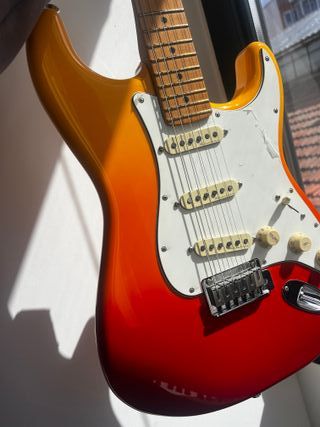 Guitarra Eléctrica Fender Player Plus