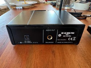 AKG SR40 MINI PRO Sistema INEAR