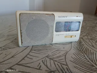 Radio Sony ICF-380 AM/FM Beige