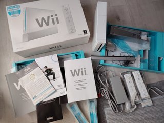 Consola Nintendo Wii con juegos y accesorios