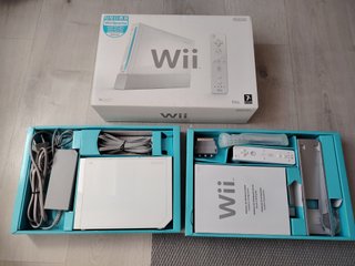 Consola Nintendo Wii con juegos y accesorios
