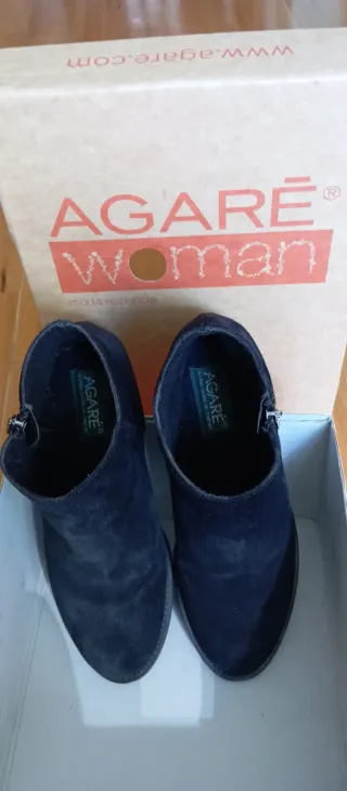 Botines negros ante AGARÉ