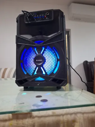 Altavoz HINISO Negro con Luces LED Azules