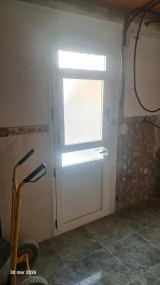 Puerta y ventana aluminio tengo varias puertas