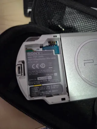 Sony PSP 3004 Plateada: Batería NUEVA + Cámara + ⬇