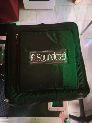 Soundcraft EFX8 a extrenar regalo maleta y MTEST1.