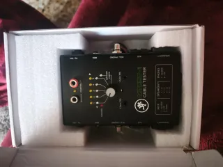 Soundcraft EFX8 a extrenar regalo maleta y MTEST1.
