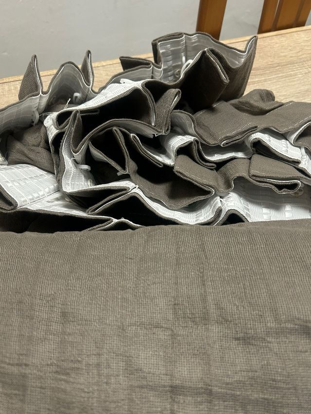 Cortinas de lino beige y marrón