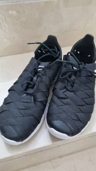 Nike Juvenate Mujer Yoga Zapatillas Negras