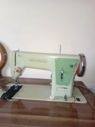 Máquina de coser eléctrica Wertheim
