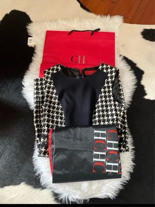 Vestido Carolina Herrera Talla 38 de lana virgen.