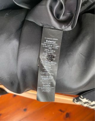 Vestido Carolina Herrera Talla 38 de lana virgen.