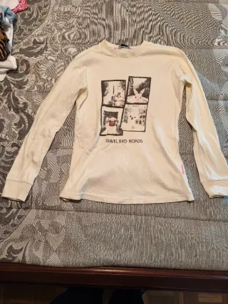 Camiseta manga larga beige con estampado