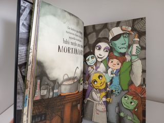 2  libros de la colección  Julia y Mortimort