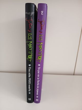 2  libros de la colección  Julia y Mortimort