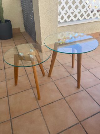 Set di due tavolini ausiliari in vetro e legno