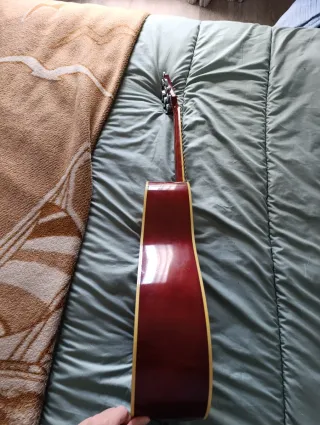 Guitarra Acústica Aria con Funda
