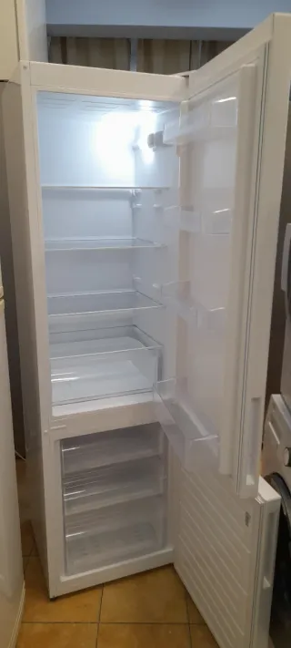 Nevera OK estrecha