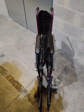 Silla de ruedas plegable