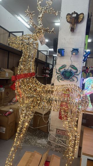 Reno Navideño Dorado Luces LED