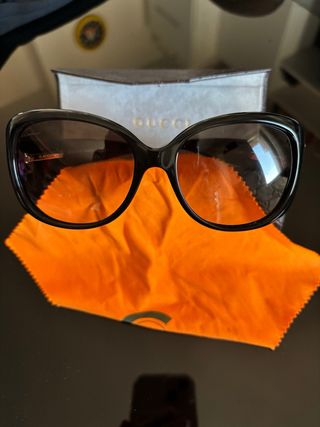 Occhiali da sole Gucci neri e marroni