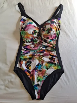 Bañador estampado . talla 40