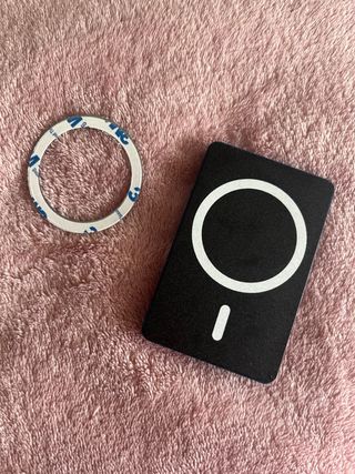 Tarjetero imán móvil flores moradas y blancas