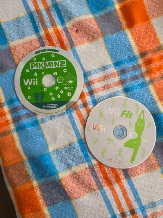 Nintendo Wii con 2 mandos, 6 juegos y volante
